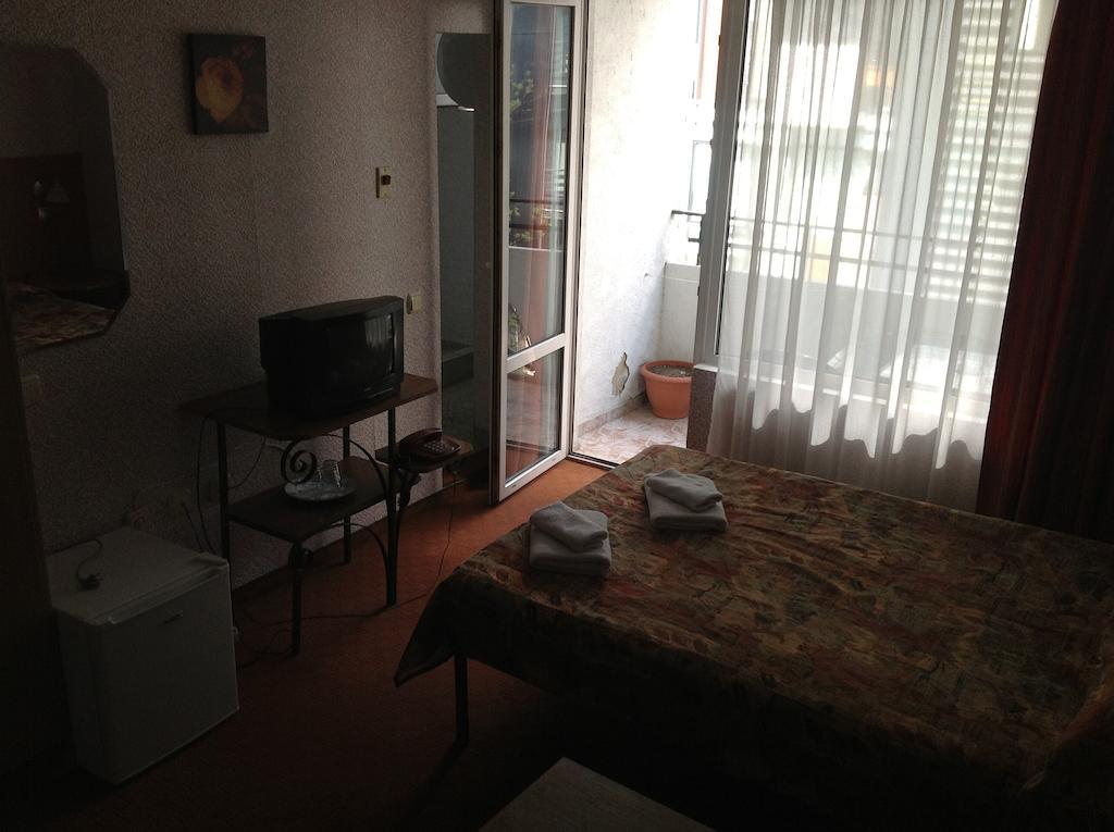 Astra Family Hotel